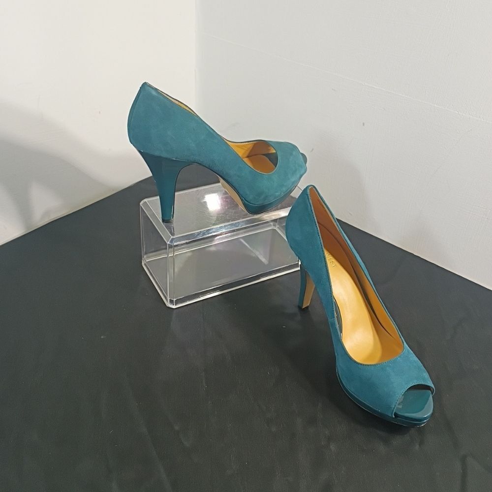 Nine West DANEE Women's SZ 10M Green Suede Platform Peep Toe 4" Heels.